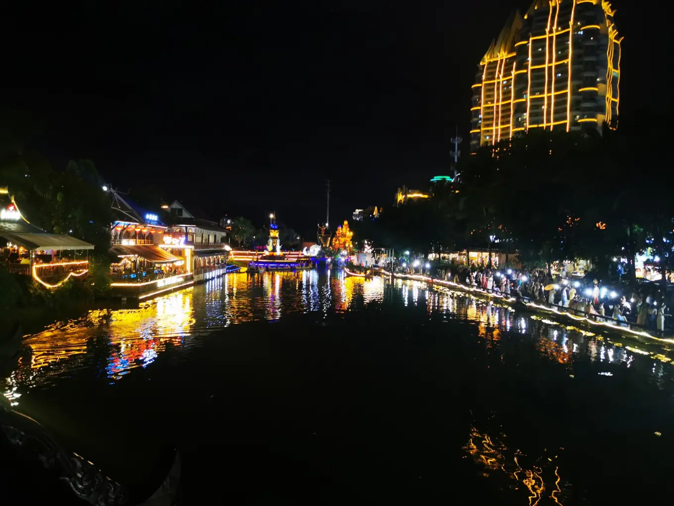 告庄西双景——星光夜市