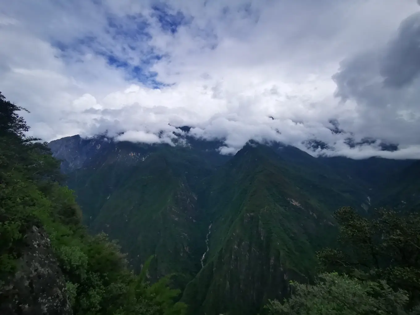 虎跳峡高路徒步