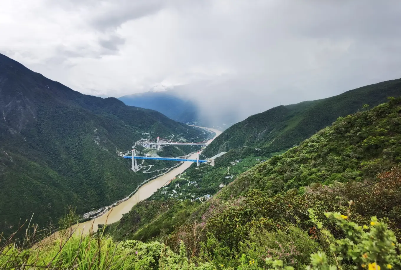 虎跳峡高路徒步