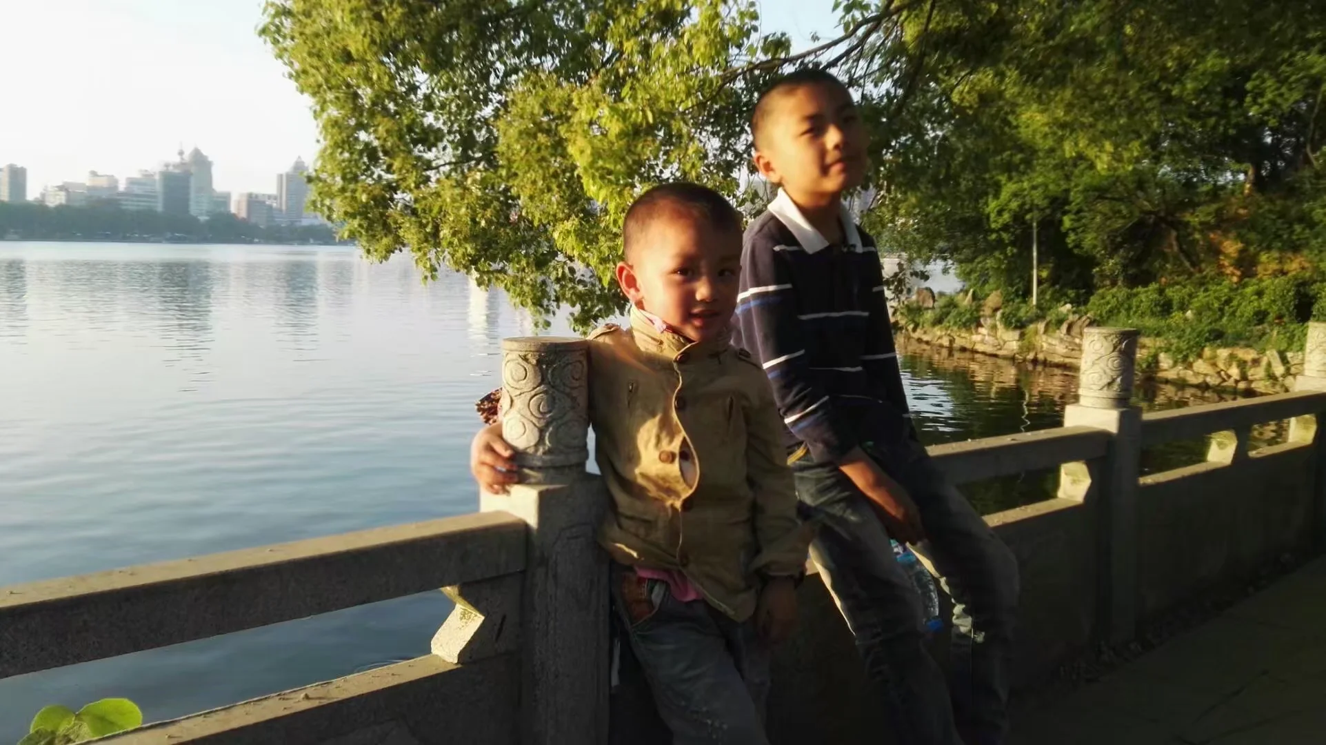 jj_0005.webp